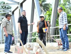 Wali Kota Padang Fadly Amran Tinjau Pembangunan Oprit dan Batu Beronjong di Parak Buruak