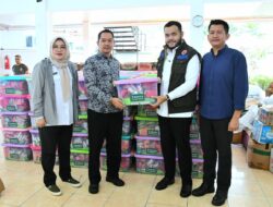 Wali Kota Fadly Amran Terima Bantuan Sembako dari Tanoto Foundation di Posko Tanggap Darurat