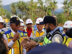 Wali Kota Padang Dampingi Menteri PUPR Tinjau Lokasi Banjir di Bendungan Koto Tuo