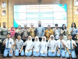 Wali Kota Padang Fadly Amran Berangkatkan 8 Siswa ke Sampoerna University Lewat Progul Padang Juara