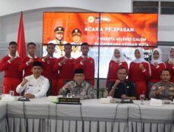 Wawako Maigus Nasir Lepas 10 Pelajar Terbaik Padang Ikuti Seleksi Paskibraka Sumbar dan Nasional 2026