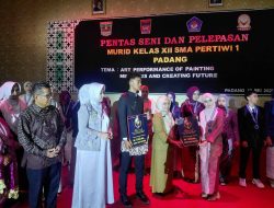 Ny. Dian Puspita Fadly Amran Apresiasi Kelulusan Siswa SMA Pertiwi 1 Padang, Dorong Generasi Berprestasi dan
