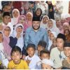 Wali Kota Padang Serahkan Bantuan untuk Anak Yatim dan Dukung Program Sekolah Lansia