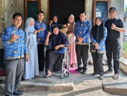 Pemko Padang Salurkan Bantuan Kursi Roda, Wujud Nyata Kepedulian bagi Penyandang Disabilitas