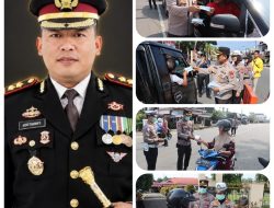 Kapolres Pasaman Barat AKBP Agung Tribawanto Turun Langsung Bagikan Masker, Warga Diminta Waspadai Kabut Asap Karhutla